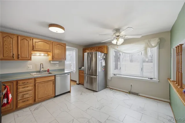 $349,999 | 185 Old Farm Circle, Amherst, NY 14221