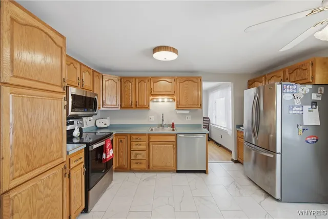 $349,999 | 185 Old Farm Circle, Amherst, NY 14221