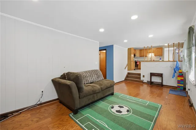 $349,999 | 185 Old Farm Circle, Amherst, NY 14221