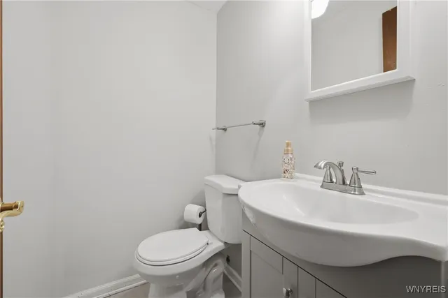 $349,999 | 185 Old Farm Circle, Amherst, NY 14221