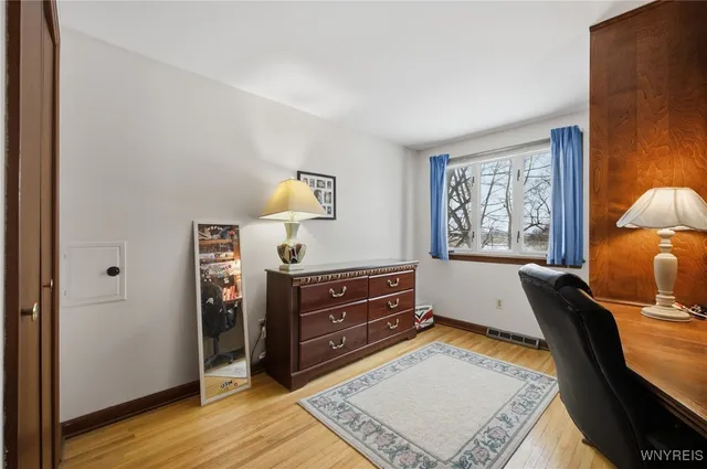 $349,999 | 185 Old Farm Circle, Amherst, NY 14221