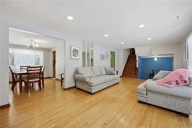 $349,999 | 185 Old Farm Circle, Amherst, NY 14221