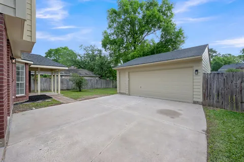 $324,900 | 114 Regency Way, Conroe, TX 77304
