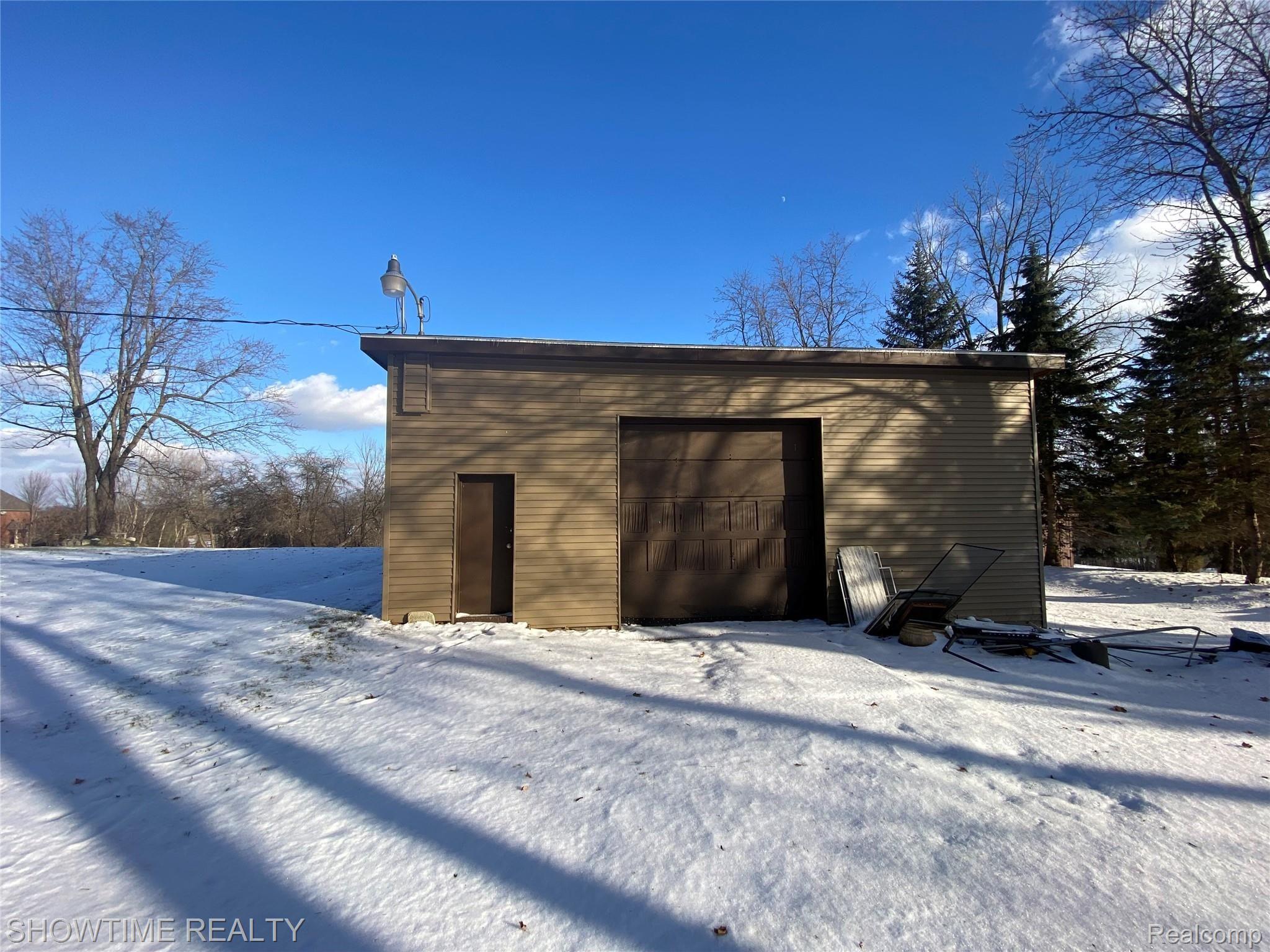 955 South Baldwin Road Oxford, MI 48371 - Photo 29 of 34 IMG-1330.jpg