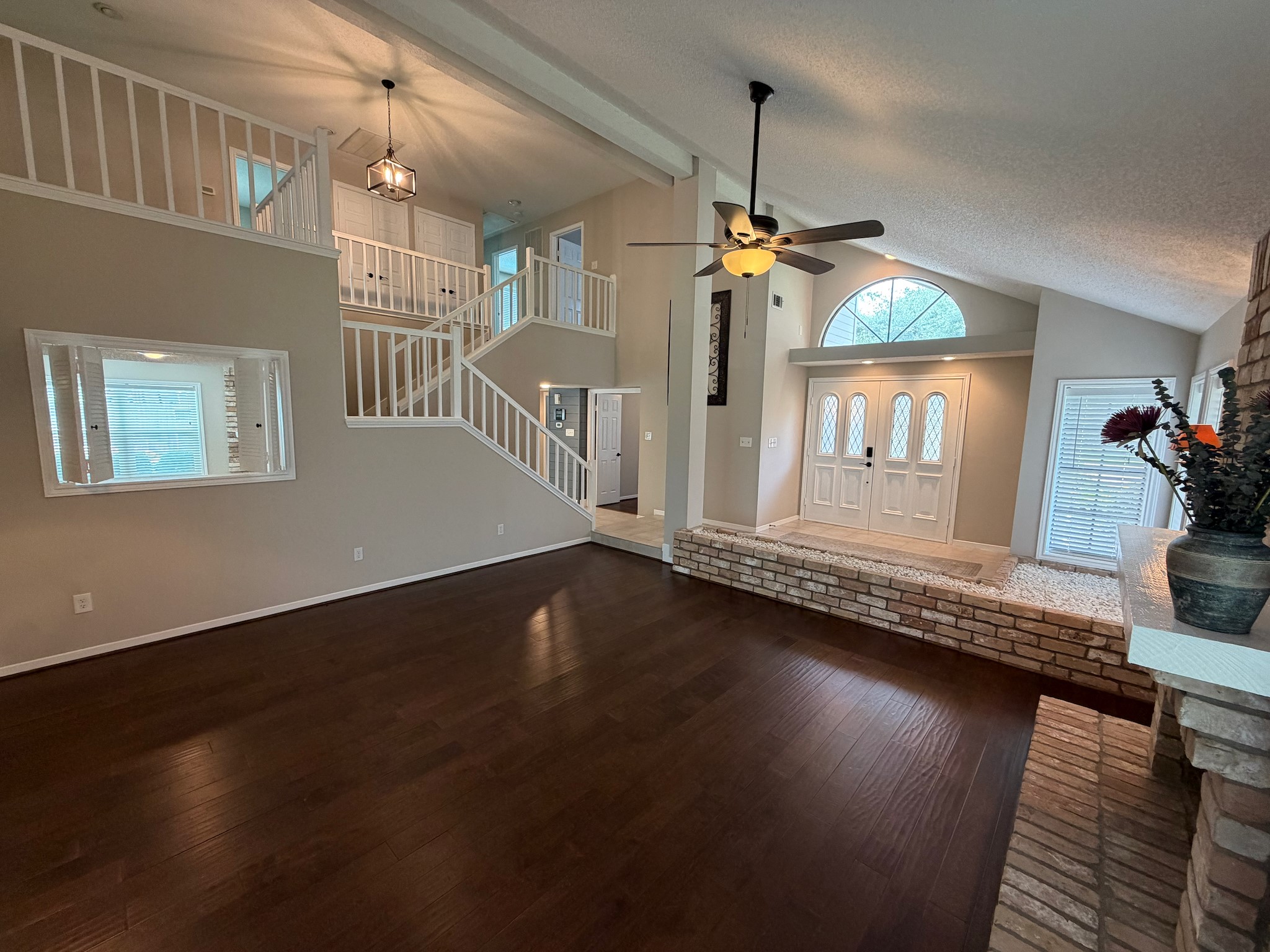 2326 Streamcrest Lane Sugar Land, TX 77479 - Photo 4 of 42 Hardwood flooring and tile flooring throughout the first floor.