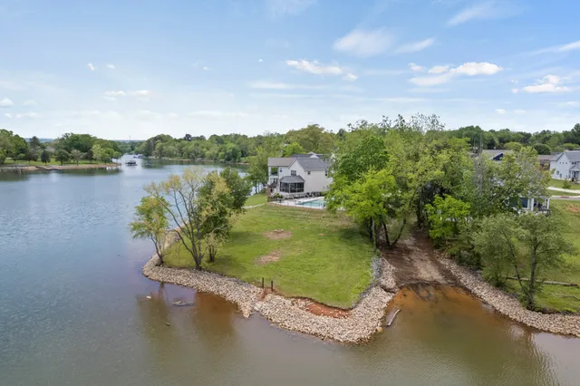 $675,000 | 124 Barefoot Way, Winchester, TN 37398