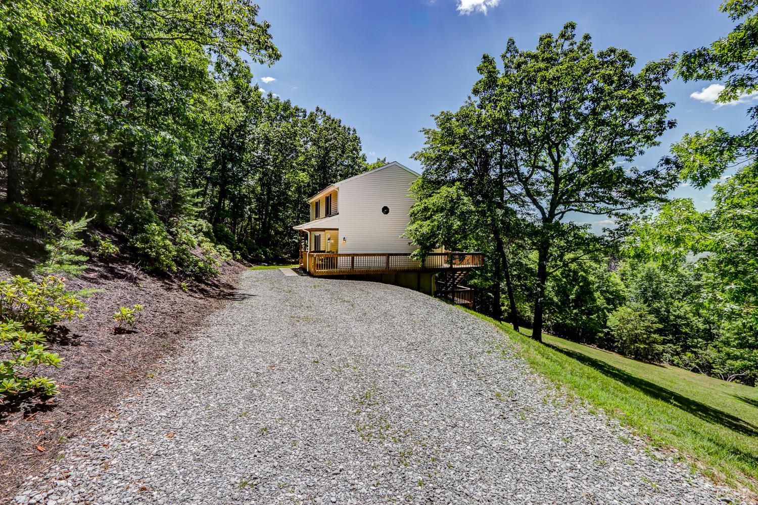 585 Cresthill Road Lynchburg, VA 24504 - Photo 38 of 48