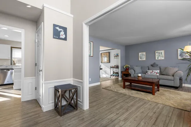 $560,000 | 48893 5th Avenue, Canton, MI 48188