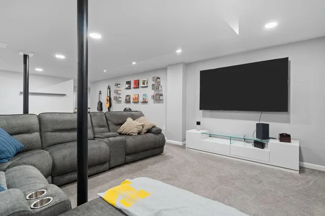 $560,000 | 48893 5th Avenue, Canton, MI 48188