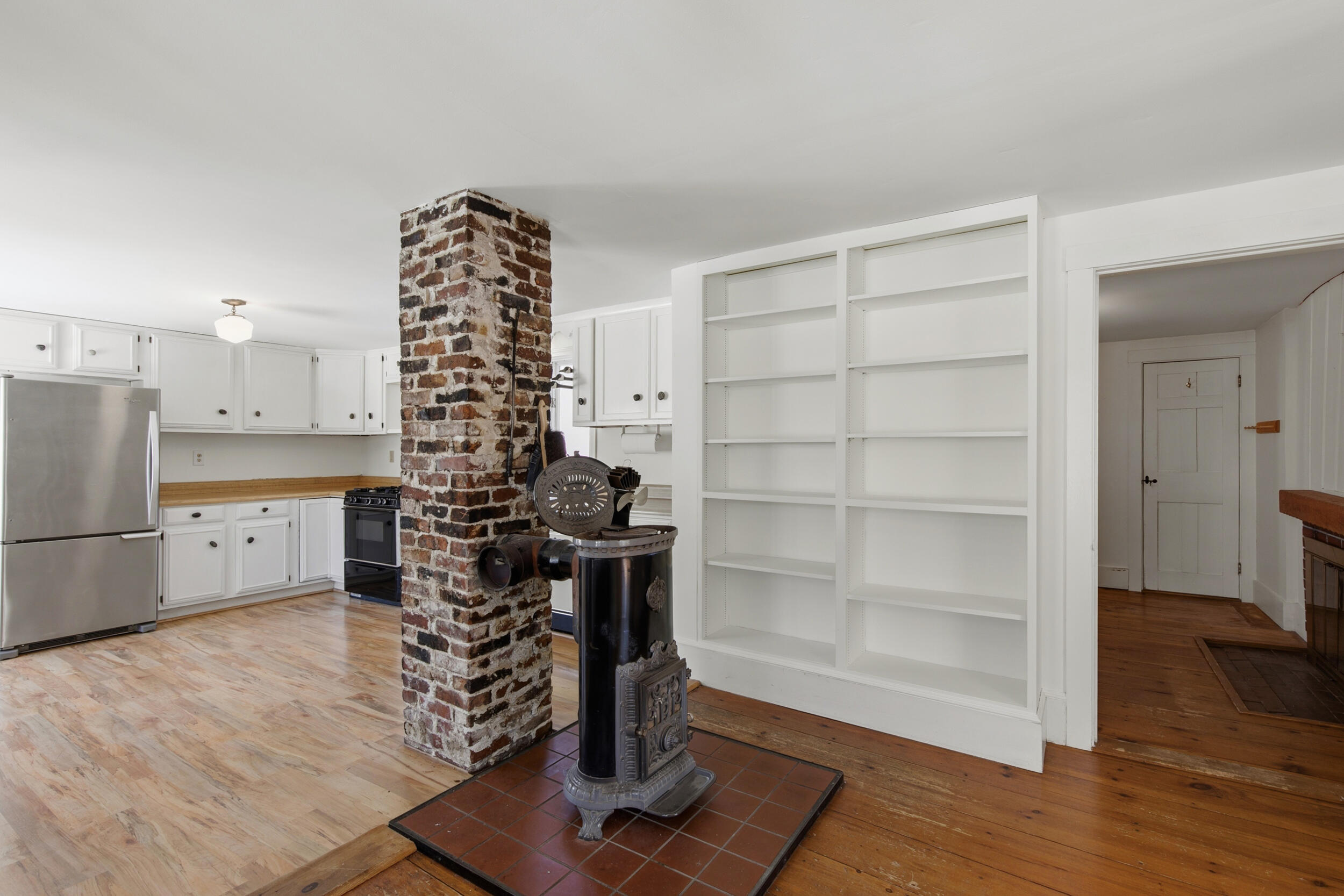 124 Ocean Avenue Portland, ME 04103 - Photo 9 of 37 124 ocean ave, portland, me 04103, usa_0