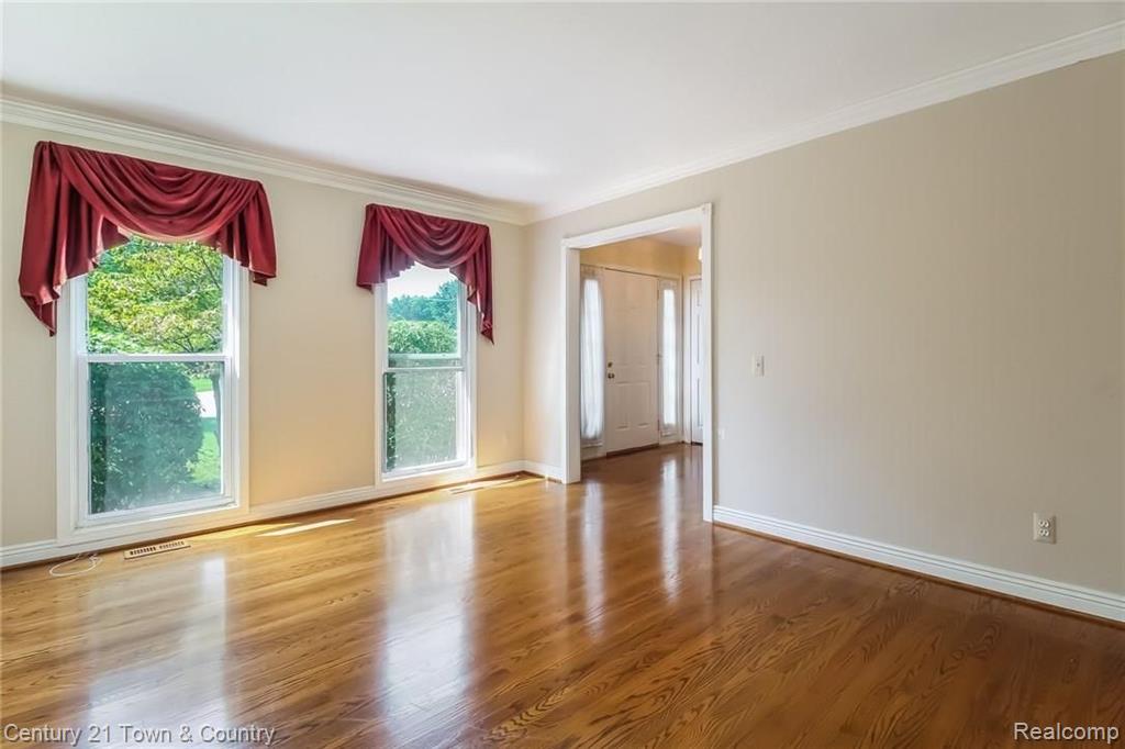 1142 Greenleaf Drive Rochester Hills, MI 48309 - Photo 6 of 55