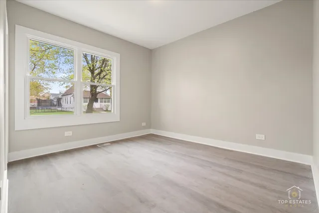 $1,289,900 | 1542 Victoria Avenue, North Chicago, IL 60064