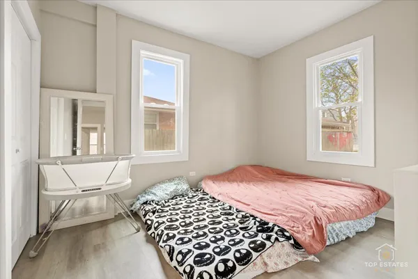 $1,289,900 | 1542 Victoria Avenue, North Chicago, IL 60064