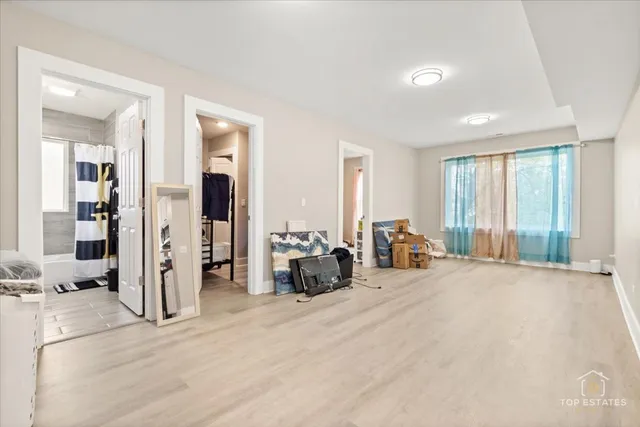 $1,289,900 | 1542 Victoria Avenue, North Chicago, IL 60064