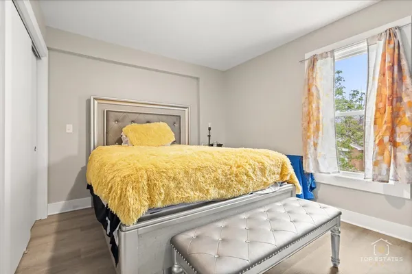 $1,289,900 | 1542 Victoria Avenue, North Chicago, IL 60064