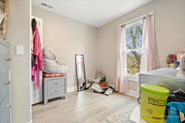 $1,289,900 | 1542 Victoria Avenue, North Chicago, IL 60064