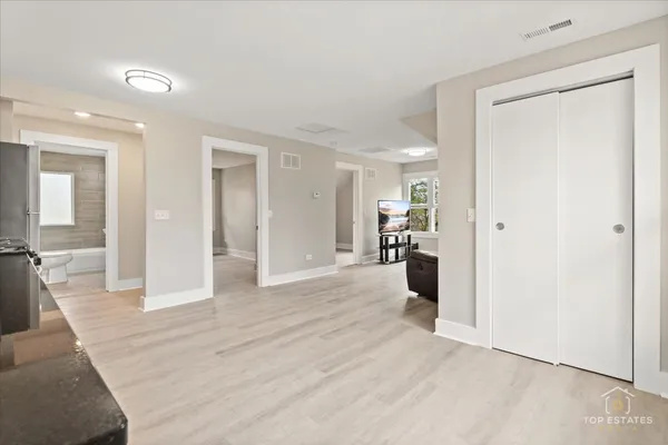 $1,289,900 | 1542 Victoria Avenue, North Chicago, IL 60064