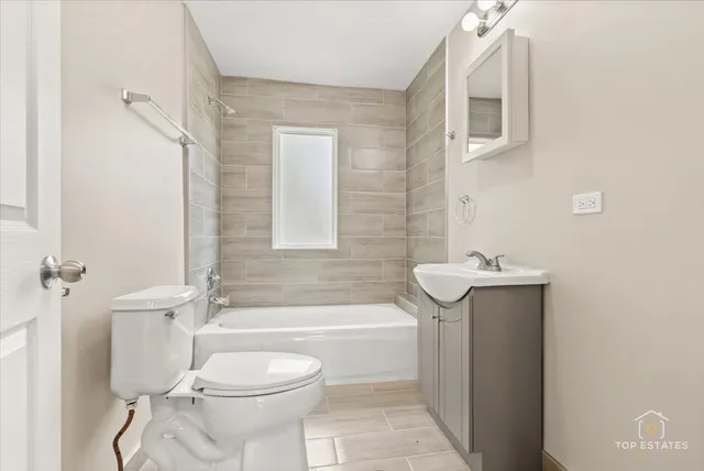 $1,289,900 | 1542 Victoria Avenue, North Chicago, IL 60064