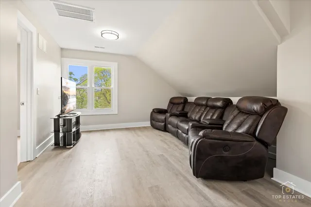 $1,289,900 | 1542 Victoria Avenue, North Chicago, IL 60064