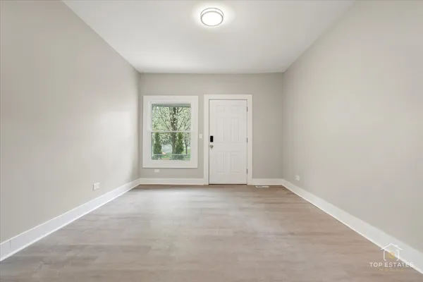 $1,289,900 | 1542 Victoria Avenue, North Chicago, IL 60064