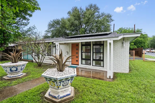 $2,495 | 5212 Berkman Drive, Austin, TX 78723
