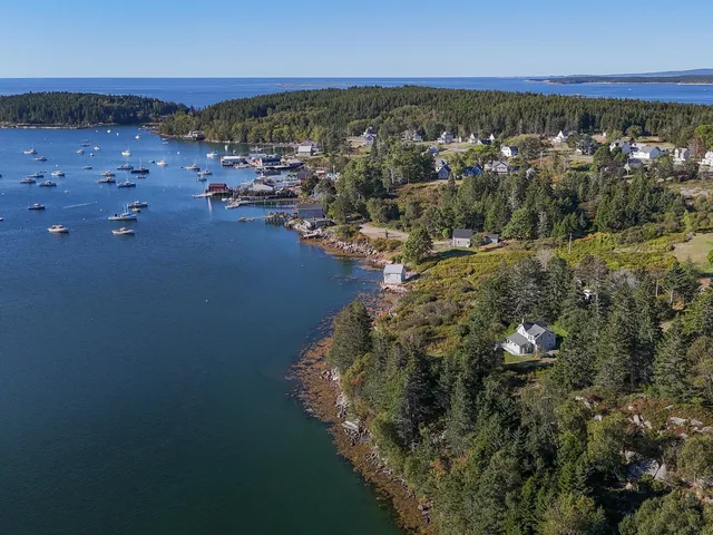 $595,000 | 14 Deer Run Lane, Swans Island, ME 04685