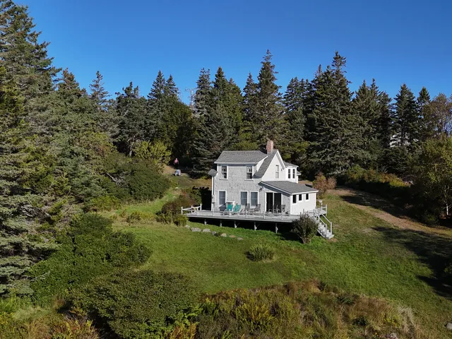 $595,000 | 14 Deer Run Lane, Swans Island, ME 04685