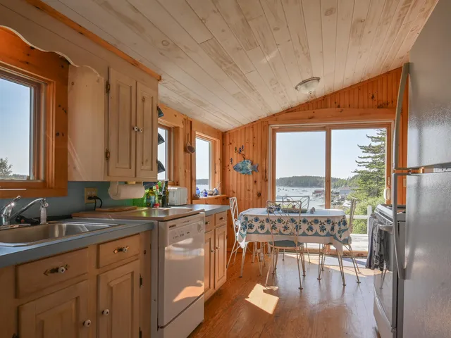 $595,000 | 14 Deer Run Lane, Swans Island, ME 04685