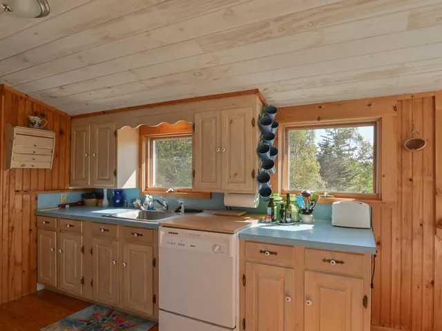 $595,000 | 14 Deer Run Lane, Swans Island, ME 04685