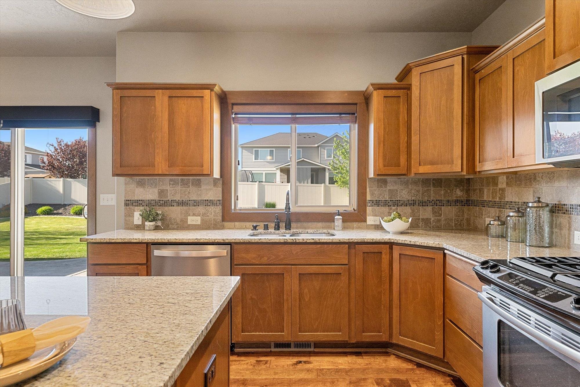 17709 East Daystar Road Greenacres, WA 99016 - Photo 11 of 44