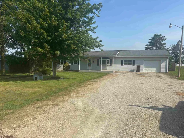 $185,000 | 1610 East Division Road, Portland, IN 47371