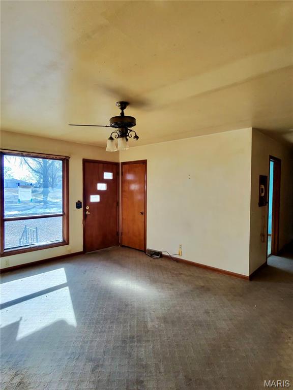 223 Cardinal Lane Tipton, MO 65081 - Photo 3 of 10