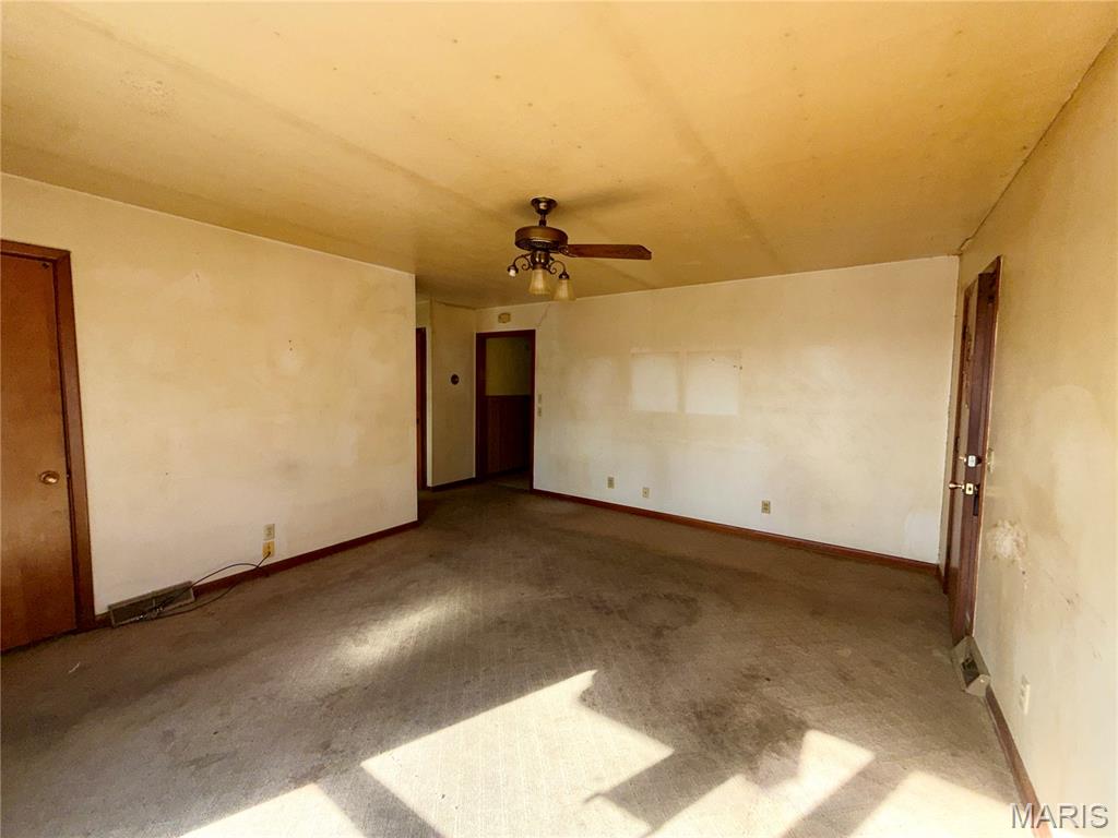 223 Cardinal Lane Tipton, MO 65081 - Photo 4 of 10