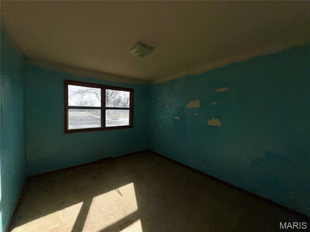 223 Cardinal Lane Tipton, MO 65081 - Photo 8 of 10