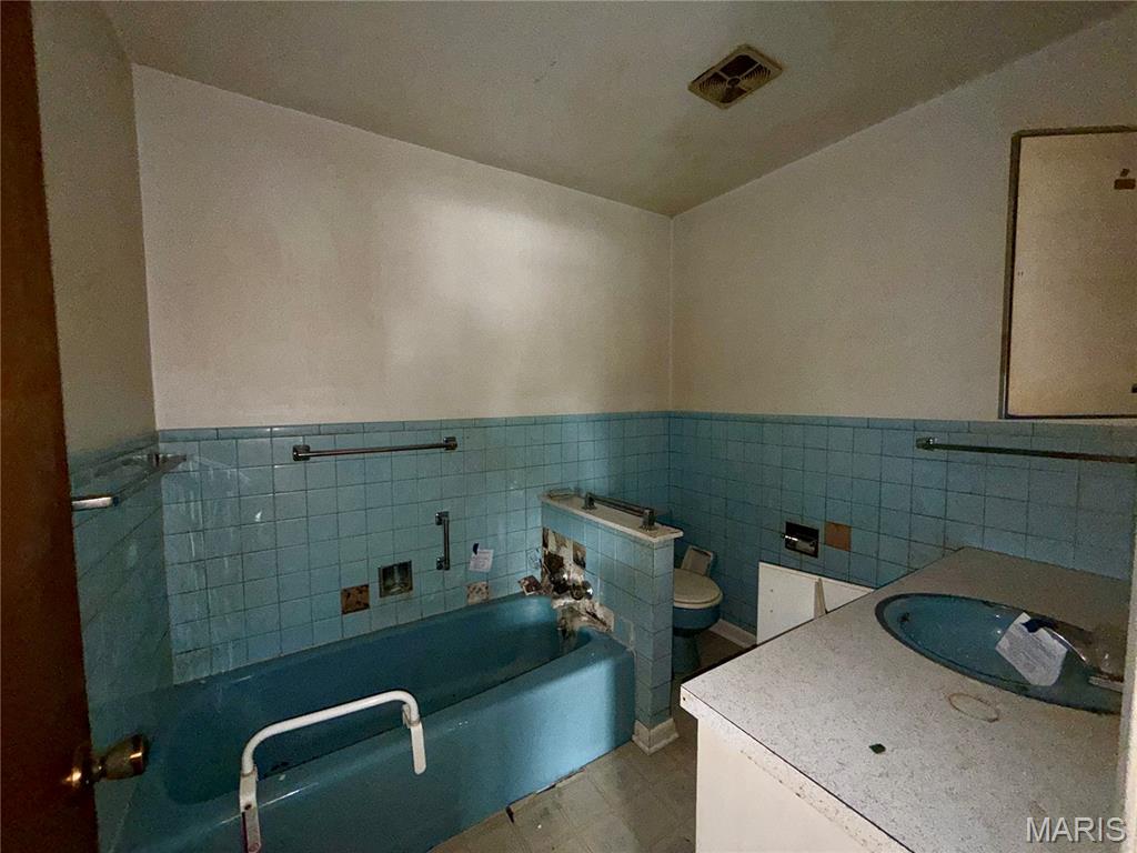 223 Cardinal Lane Tipton, MO 65081 - Photo 9 of 10