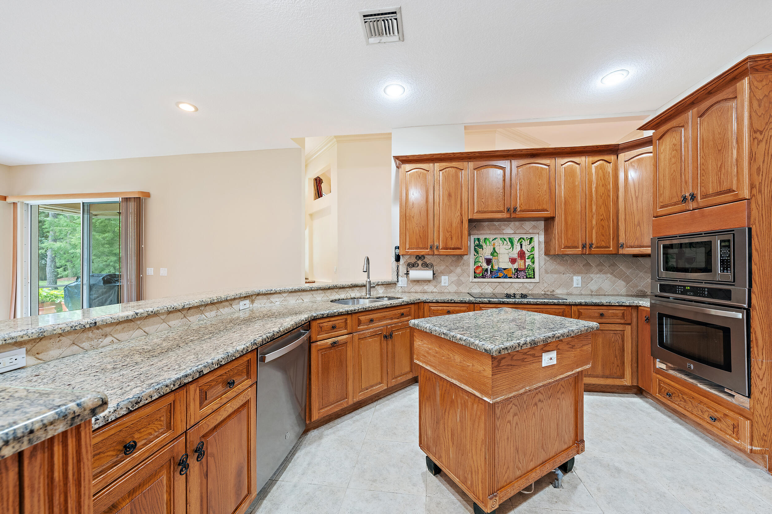10672 154th Road North Jupiter, FL 33478 - Photo 9 of 20 Kitchen
