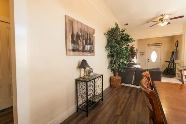 $460,000 | 6870 14th Avenue, Sacramento, CA 95820