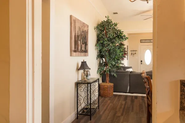 $460,000 | 6870 14th Avenue, Sacramento, CA 95820