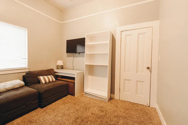 $485,000 | 6870 14th Avenue, Sacramento, CA 95820