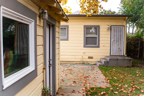 $460,000 | 6870 14th Avenue, Sacramento, CA 95820