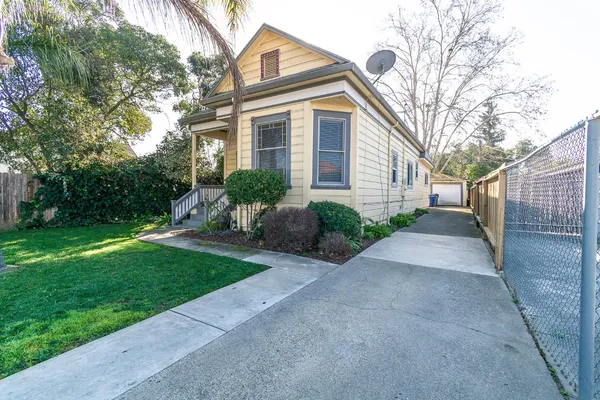 $460,000 | 6870 14th Avenue, Sacramento, CA 95820