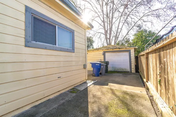$460,000 | 6870 14th Avenue, Sacramento, CA 95820