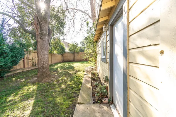 $460,000 | 6870 14th Avenue, Sacramento, CA 95820