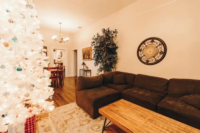 $485,000 | 6870 14th Avenue, Sacramento, CA 95820