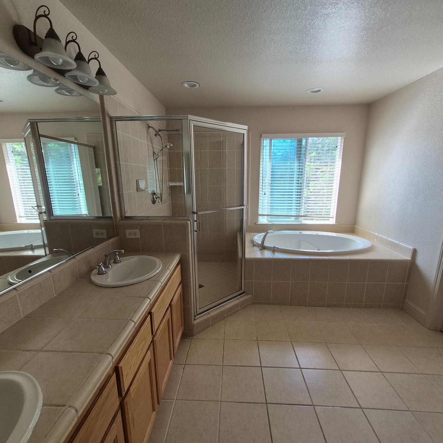 2604 Javan Lane Carmichael, CA 95608 - Photo 14 of 40