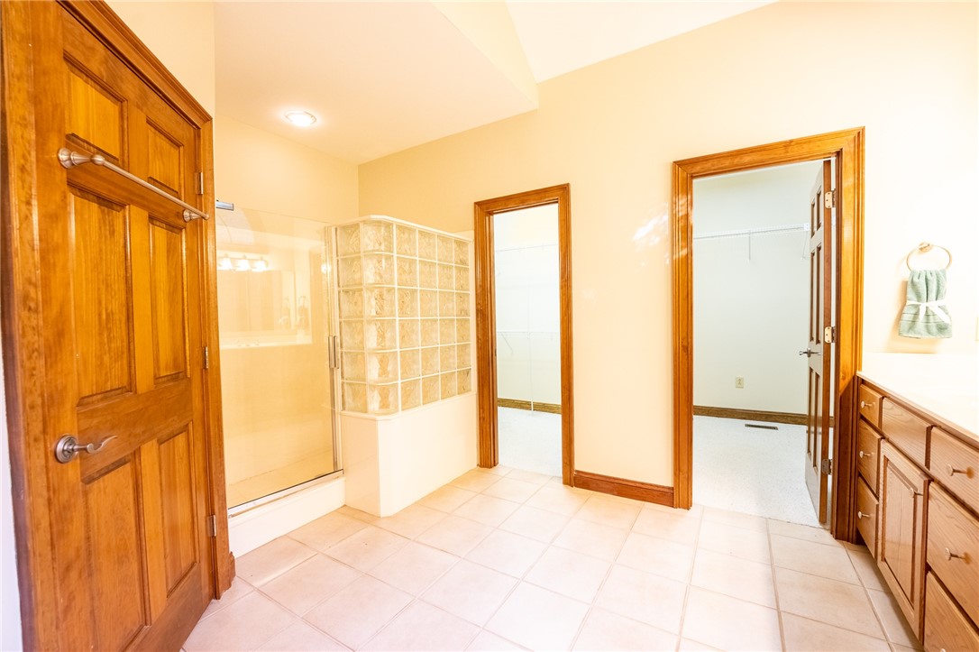 423 Issaqueena Trail Clemson, SC 29631 - Photo 16 of 48 Master Bath