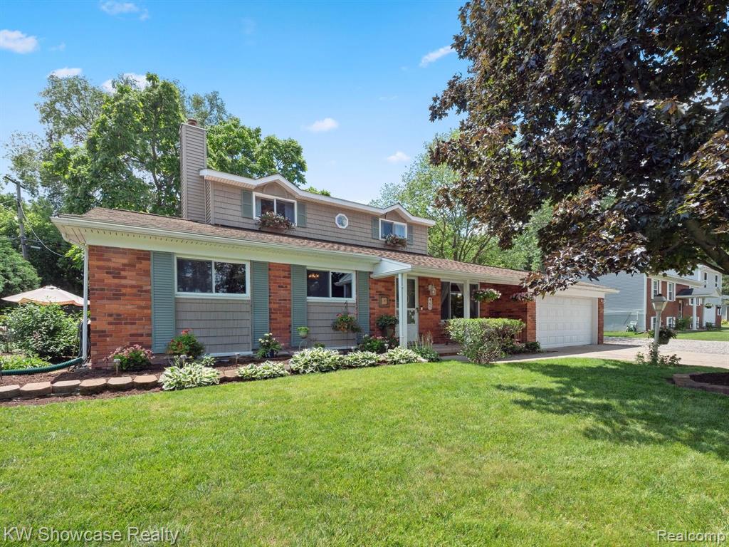 465 Penny Lake Road Wolverine Lake, MI 48390 - Photo 1 of 52