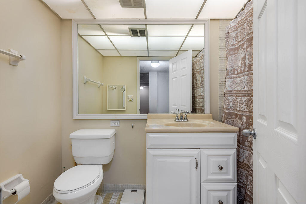 3680 Inverrary Drive, Unit 1V Lauderhill, FL 33319 - Photo 14 of 35 3680InverraryLnDrapt1V.Lauderhill-14