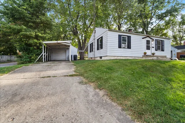 $130,000 | 803 Marion Street, Bloomington, IL 61701