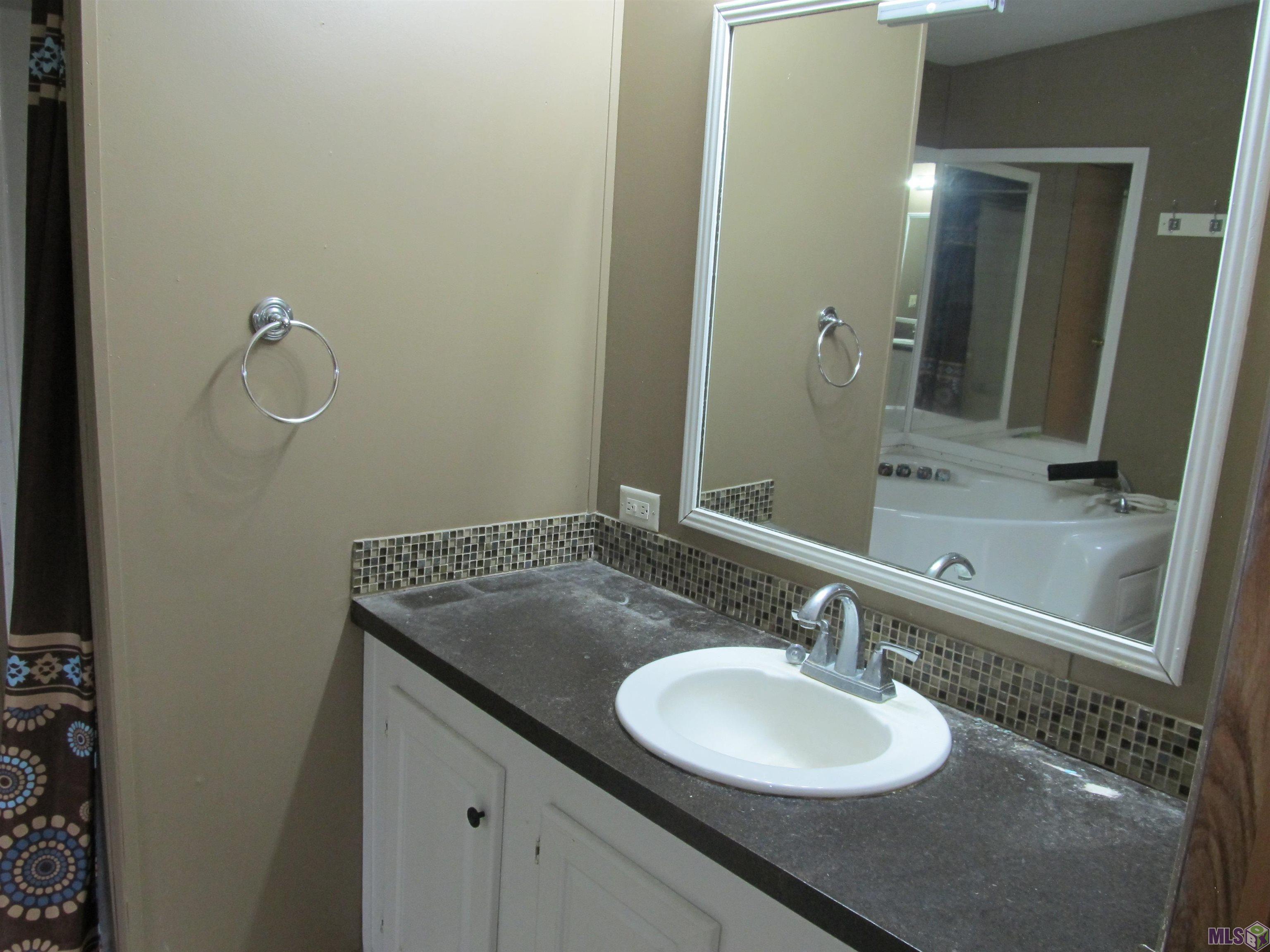 27515 South Frost Road Livingston, LA 70754 - Photo 9 of 11 Gallery Image 9